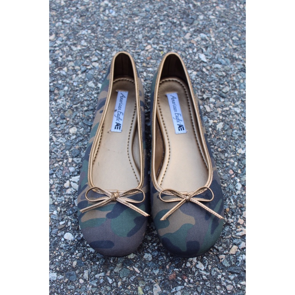 Camo flats with gold trim and bow ✨